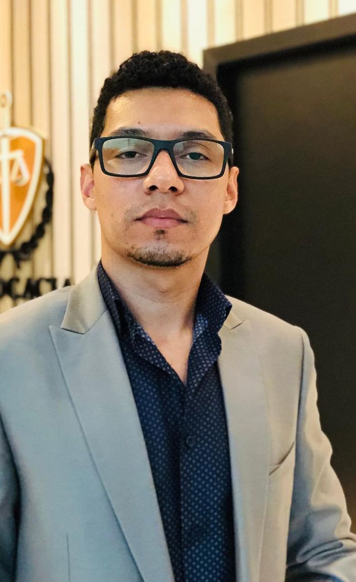 Dr. Malaquias F. Barbosa no escritório